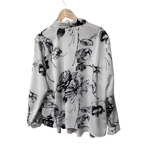 Chico's Bloom Floral Sketch Scarf Layered Blouse Black White Size Large - Picture 6 of 12
